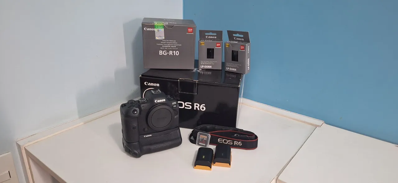 Canon EOS R6 novíssima, sem detalhes.