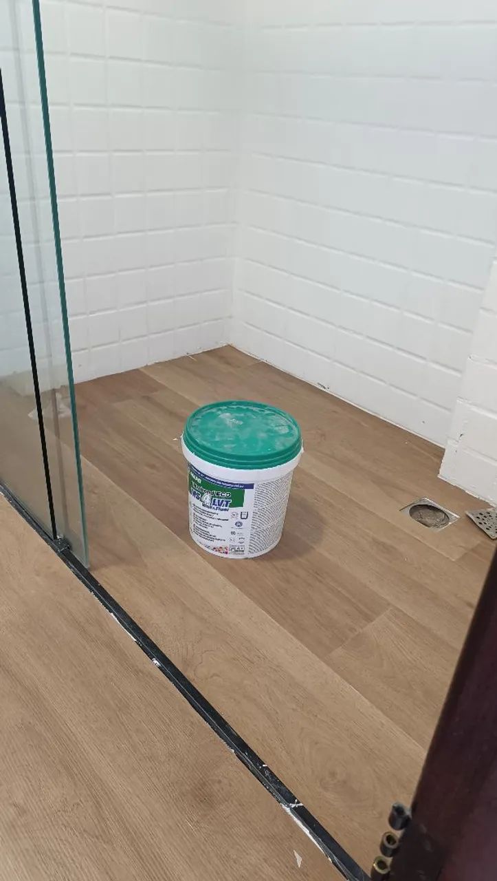Piso vinílico e rodapé ( instalação ) - Foto 3