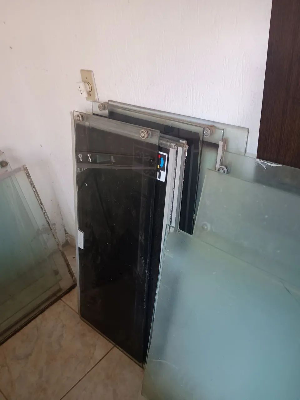 Blindex em Perfeito estado são várias peças janelas e portas descrição ? - Foto 3