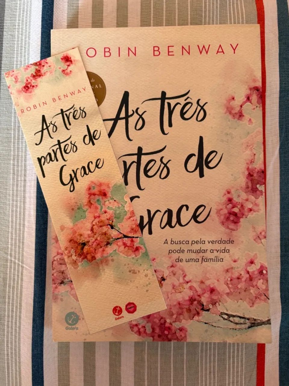 Livro "As Três Parte de Grace", Robin Benway + MARCA PÁGINA