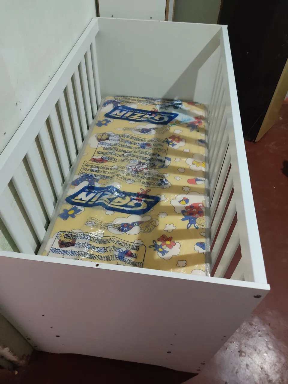 Berço Branco com Colchão