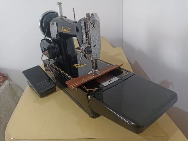 MÁQUINA DE COSTURA VIGORELLI "PRETINHA" EXCELENTE ESTADO ! ( LER A DESCRIÇÃO ) - Foto 6