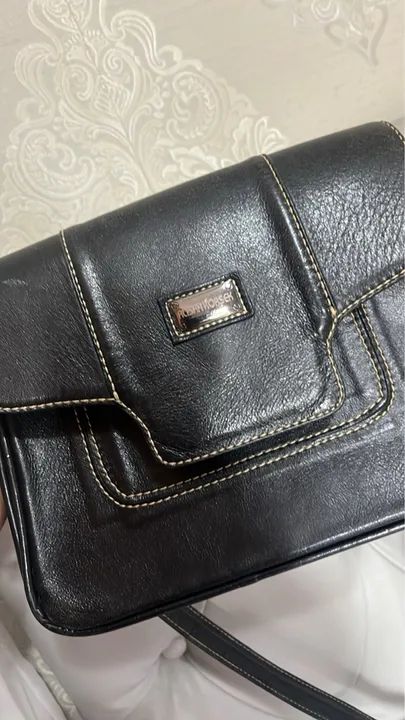 Bolsa de Ombro Preta em Couro legítimo  - Foto 3