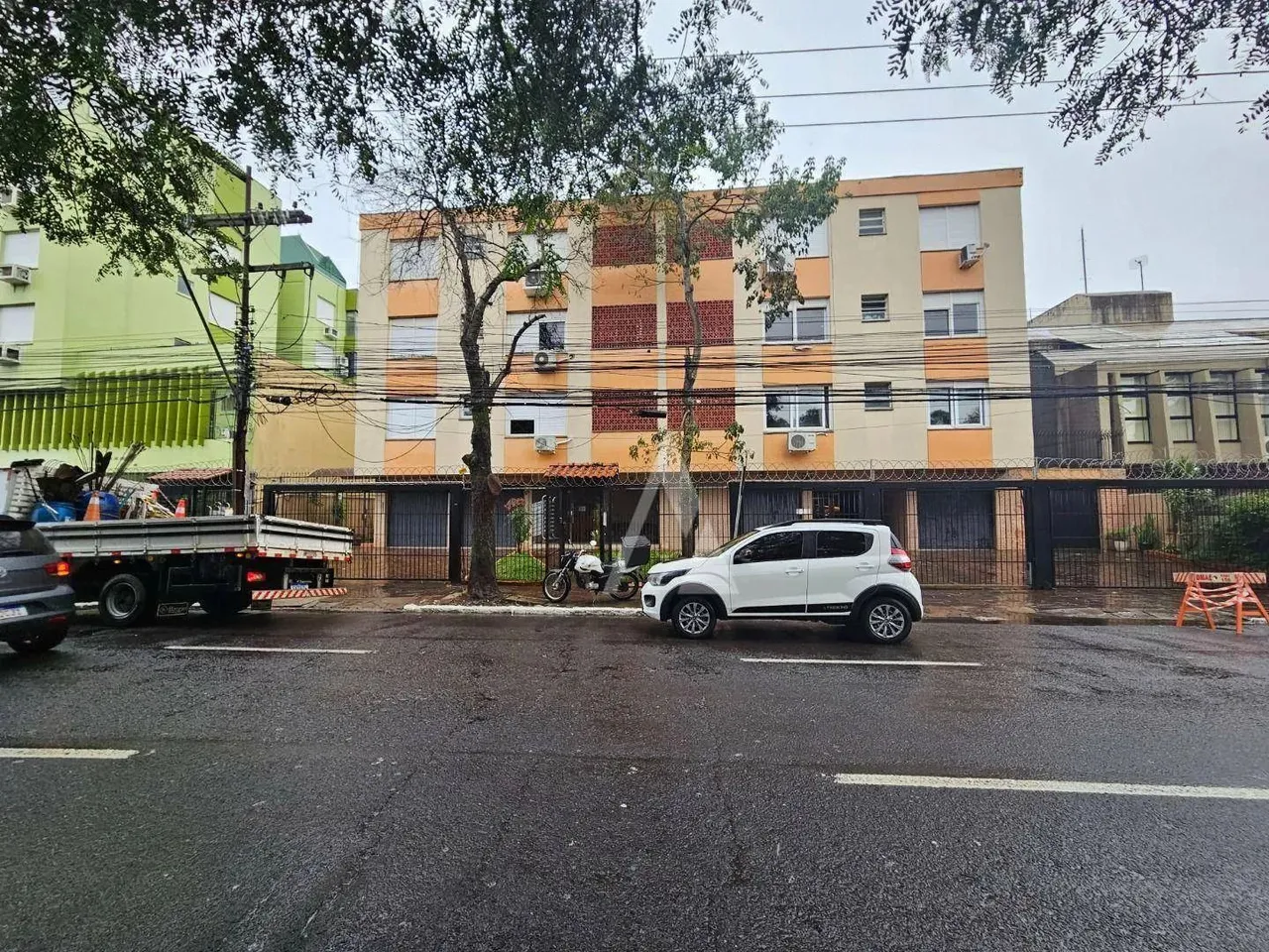 Apartamento com 1 dormitório para alugar, 52 m² por R$ 2.712,79/mês - Praia de Belas - Por