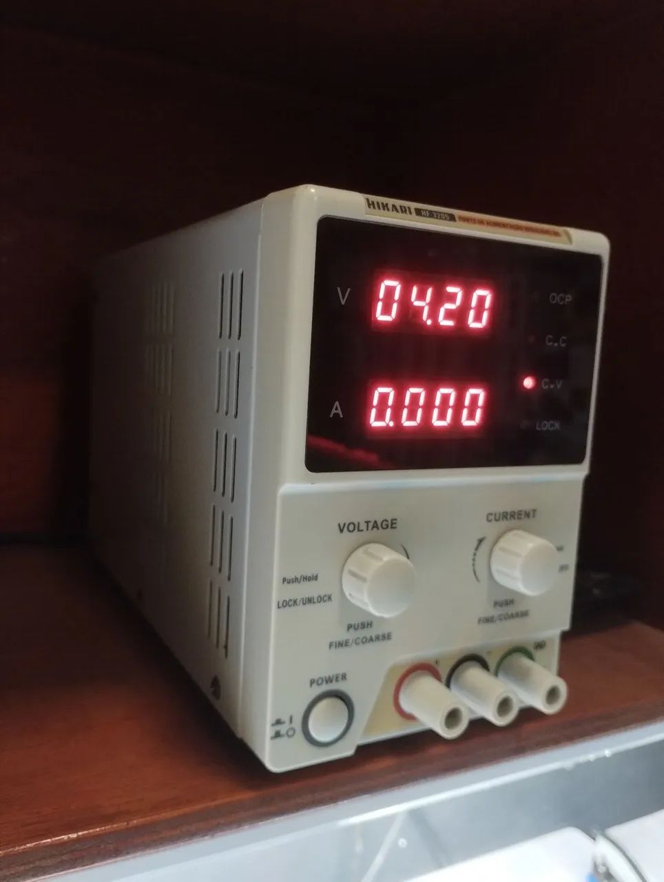 Fonte Assimétrica de Bancada 32v 5a Hikari Hf-3205s Bivolt - Foto 3