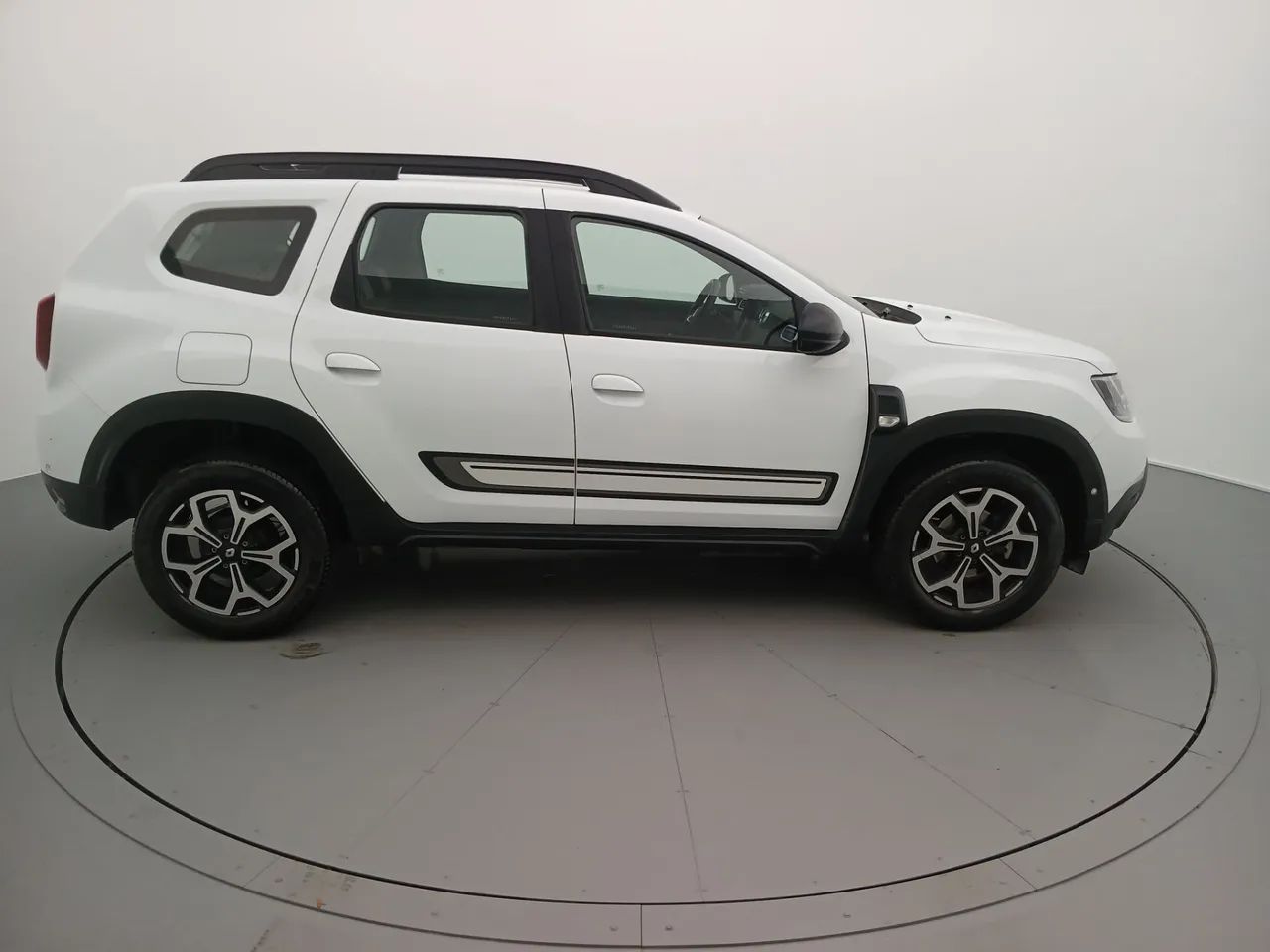 DUSTER ICONIC 1.6 - 2024 - 27.150KM - Foto 3