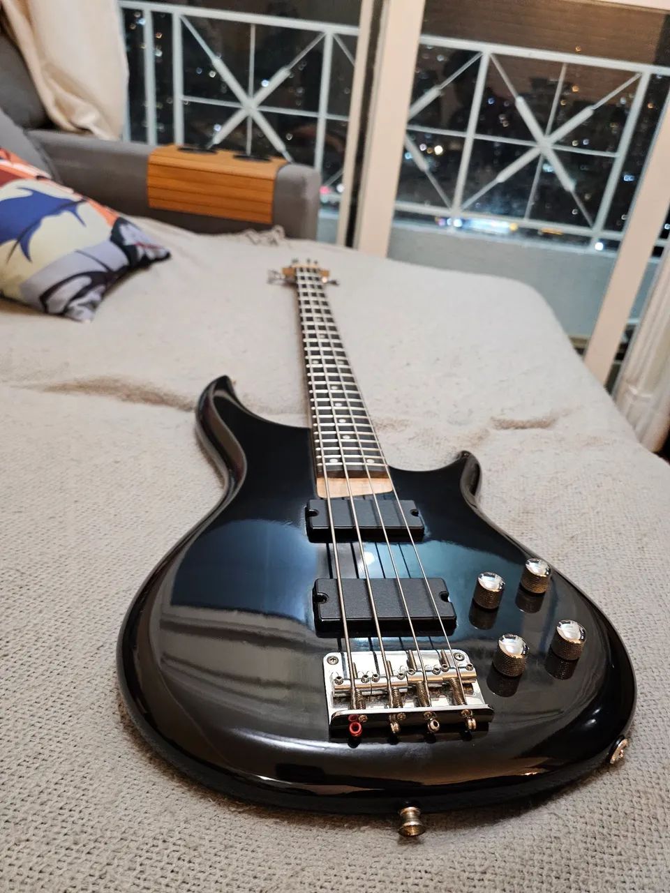 Baixo Memphis Tagima 4C - Estado de Novo  - Foto 2