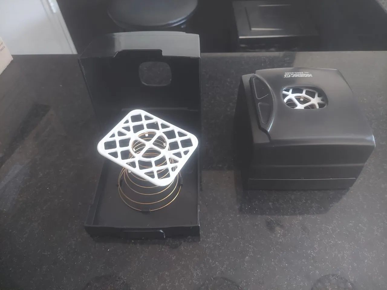 Porta guardanapos marca Higienic cor preto  - Foto 3