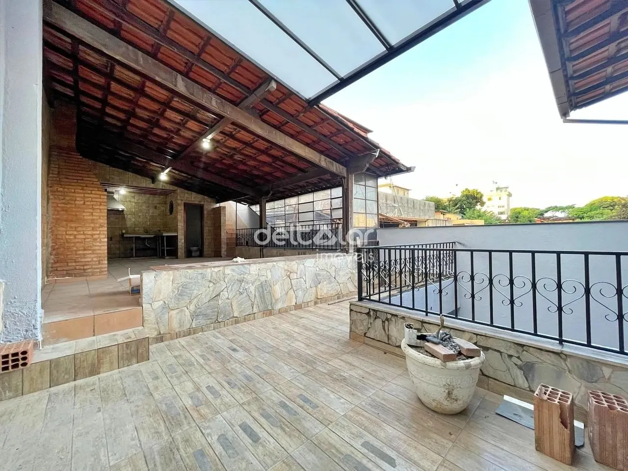 Casa para locação com 3 quartos (2 suítes), área gourmet e duas vagas, Vila Cloris, Belo H