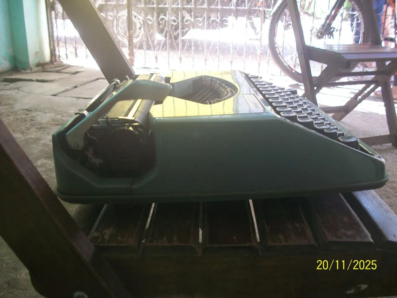 Máquina de escrever, olivetti lettera 82.64861127162242122