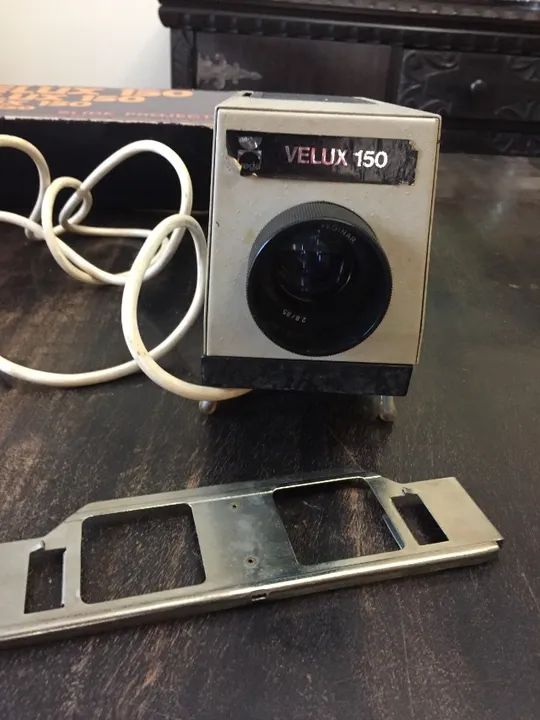 Projetor de Slide - Velux 150 - usado - bem conservado - Foto 3