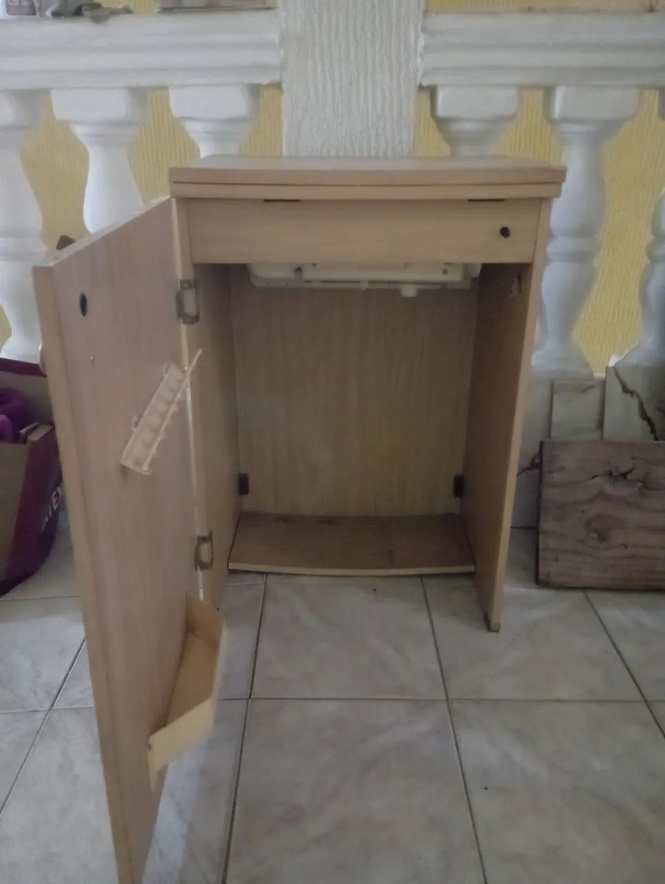 Máquina de Costura Singer com Mesa e Pedal - Foto 3