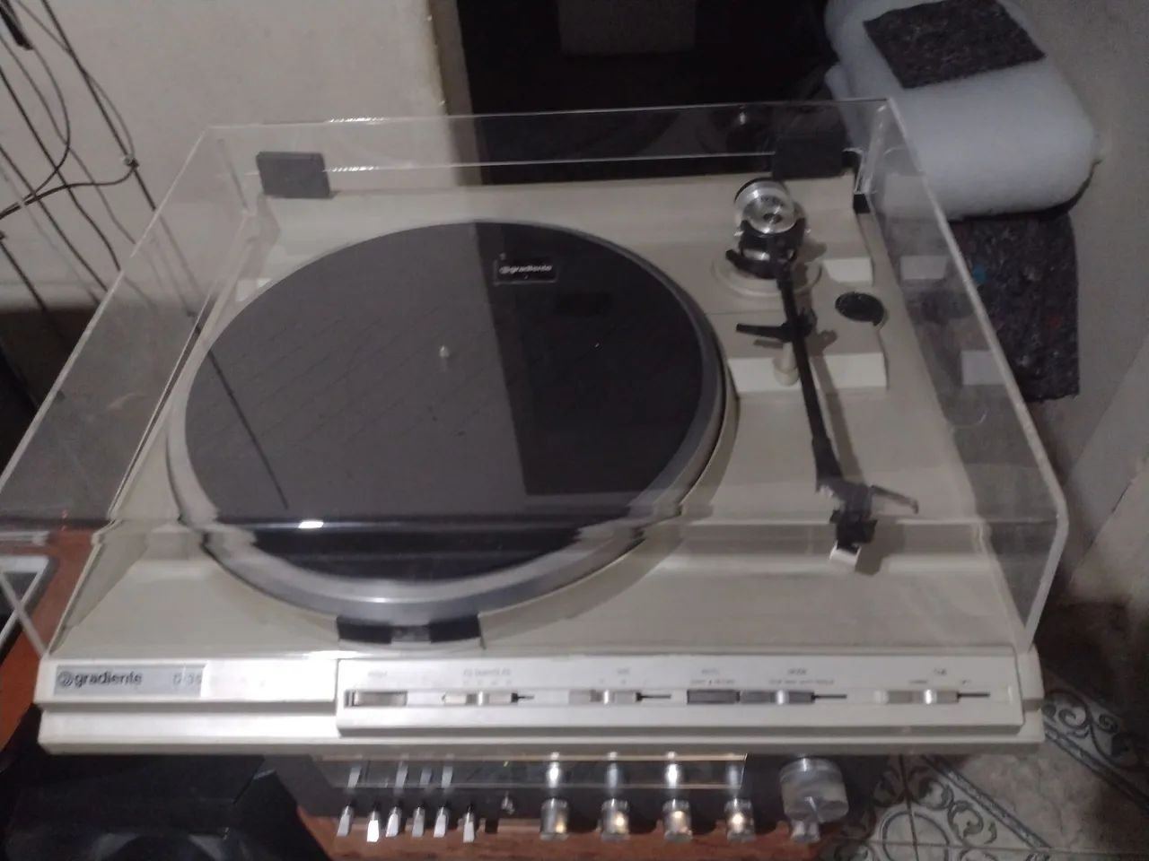 Gradiente toca discos D-35(direct drive)