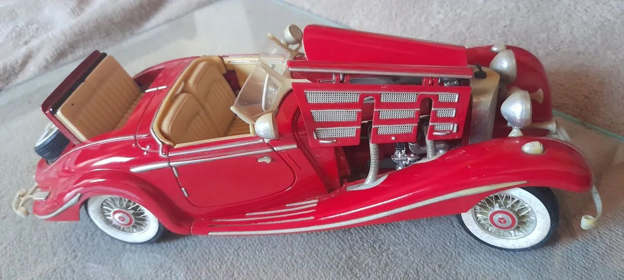 Mercedes Benz 500 Typ-escala 1/18 - Hobbies e coleções - Vila Nova