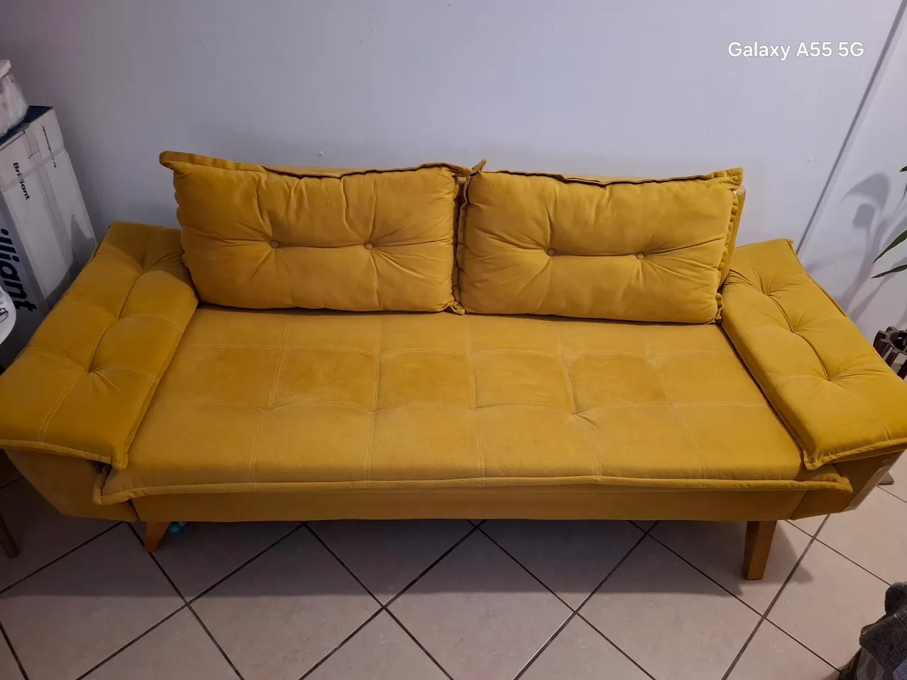 Sofá Amarelo 2 Lugares