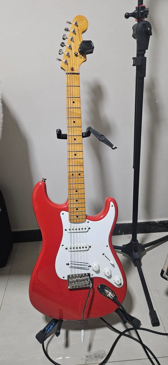 Guitarra Fender SQUIER 50 Stratocaster Classic Vibe