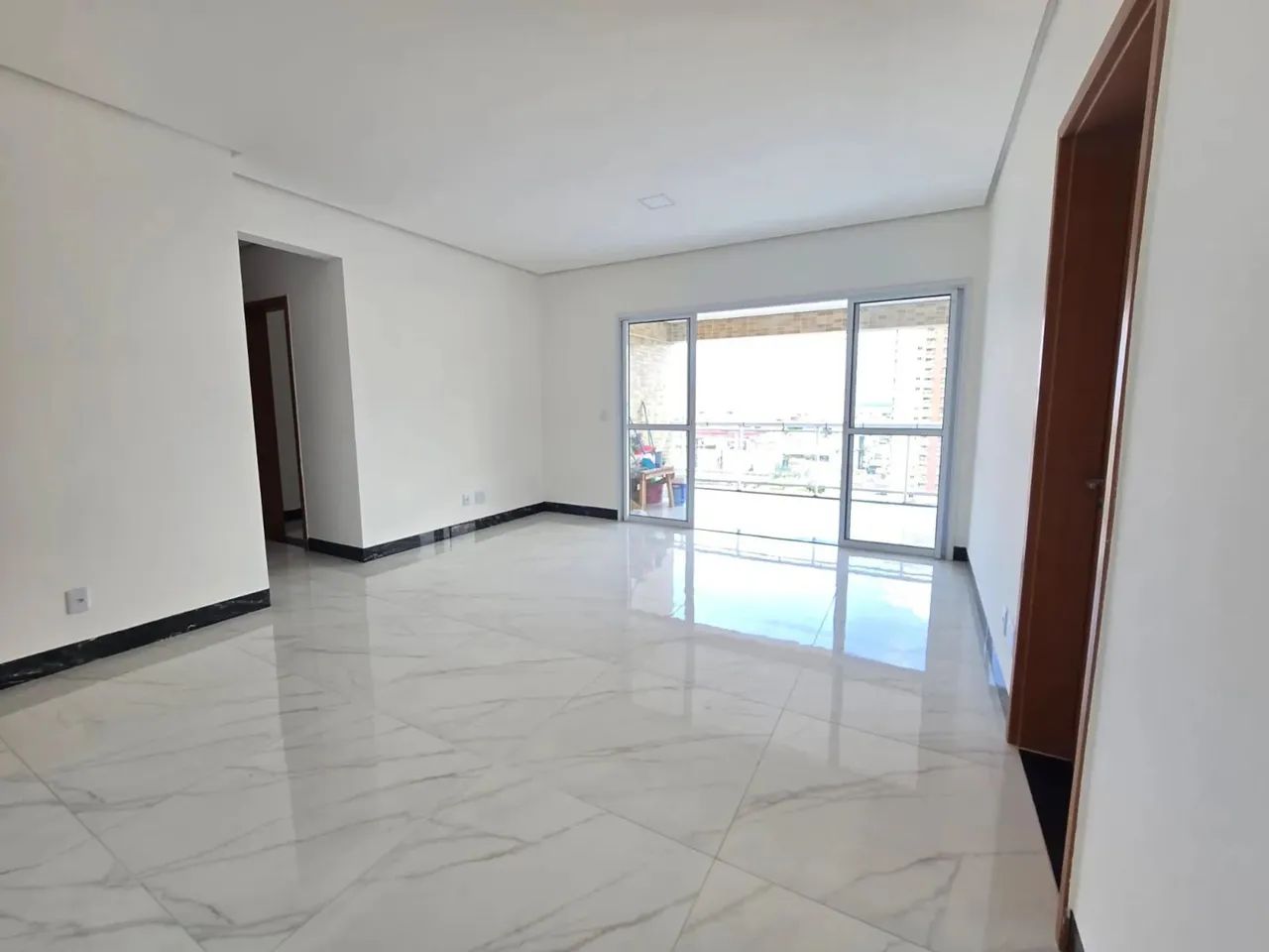 Alugo excelente apartamento no Ed. Torres Liberto - Foto 3