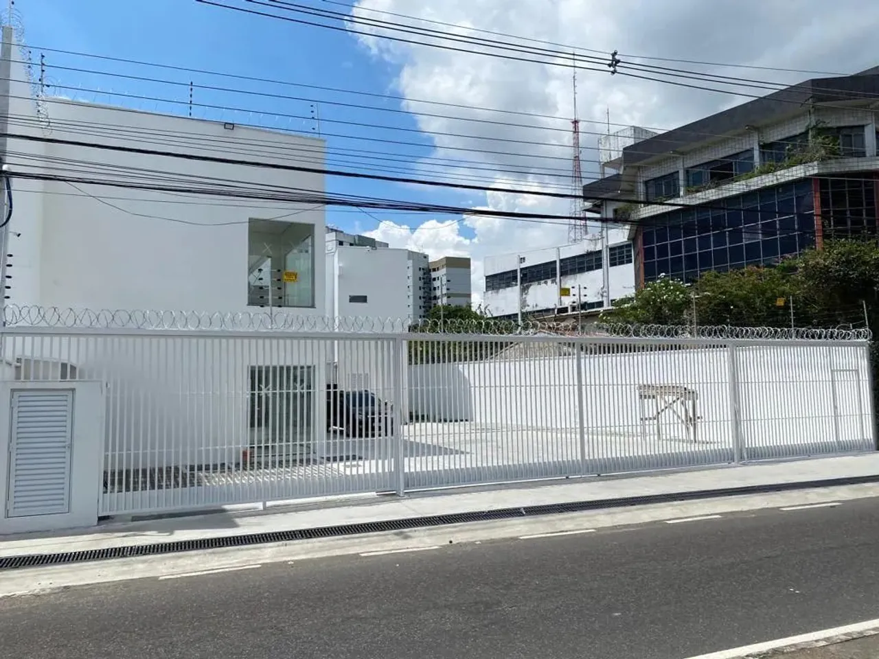 Imóvel para aluguel possui 20 metros quadrados em São Francisco - Manaus - AM