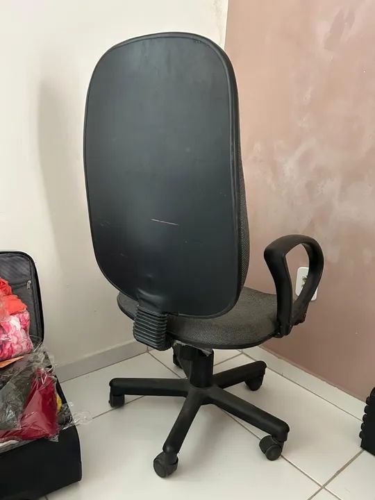 Cadeira de Escritório Giratória com Rodinhas - Foto 3