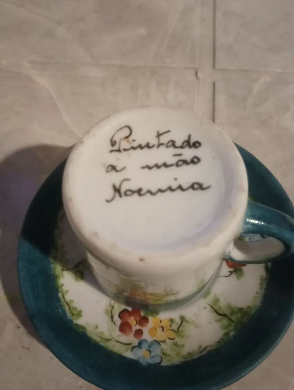 Conjunto de xícara e pires decorativos  - Foto 2