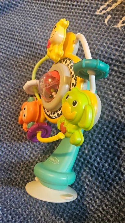 Brinquedo roda gigante com ventosa - Infantino  - Foto 2