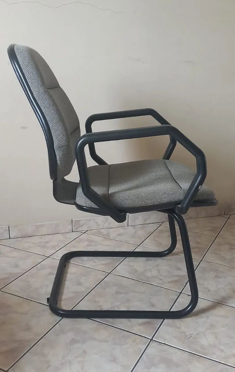 Cadeira de Escritório Cinza - Foto 2