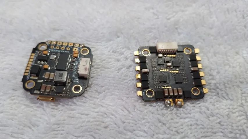 FC SKYSTARS F411 MINI com ESC K040A 4x1 40A - Foto 3