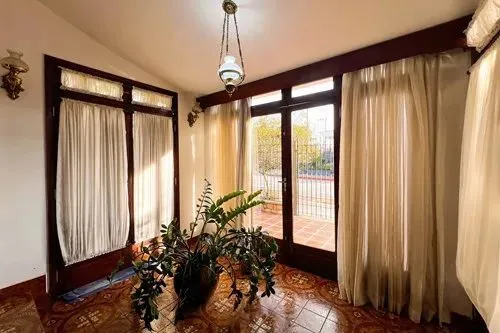 Casa (Comercial) para aluguel com 240m²com 5 salas em Centro - Ribeirão Pires - SP