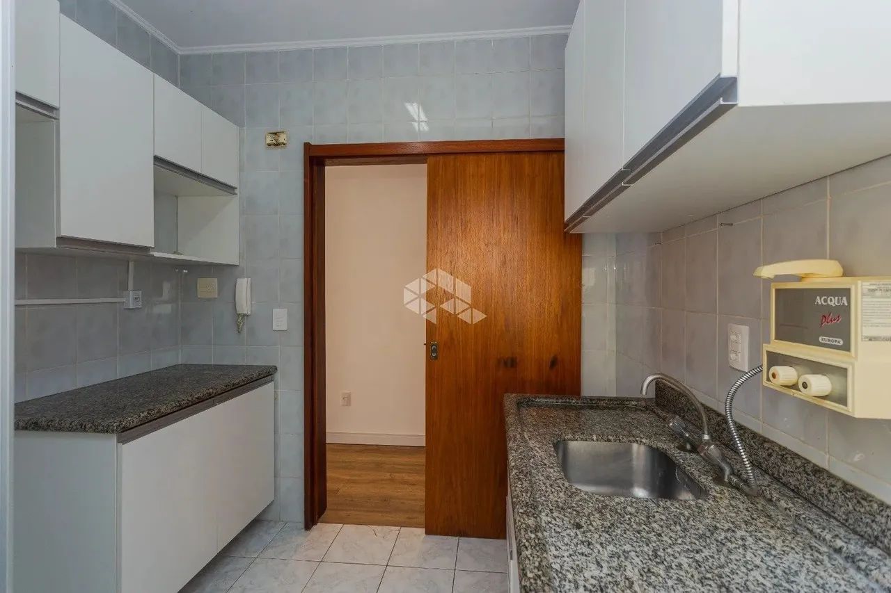 Apartamento de 2 dormitórios e 64m2 no bairro Rio Branco em Porto Alegre - Foto 12