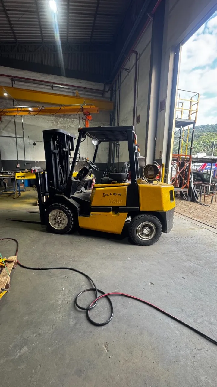 Empilhadeira Yale 2001 - 4.500kg