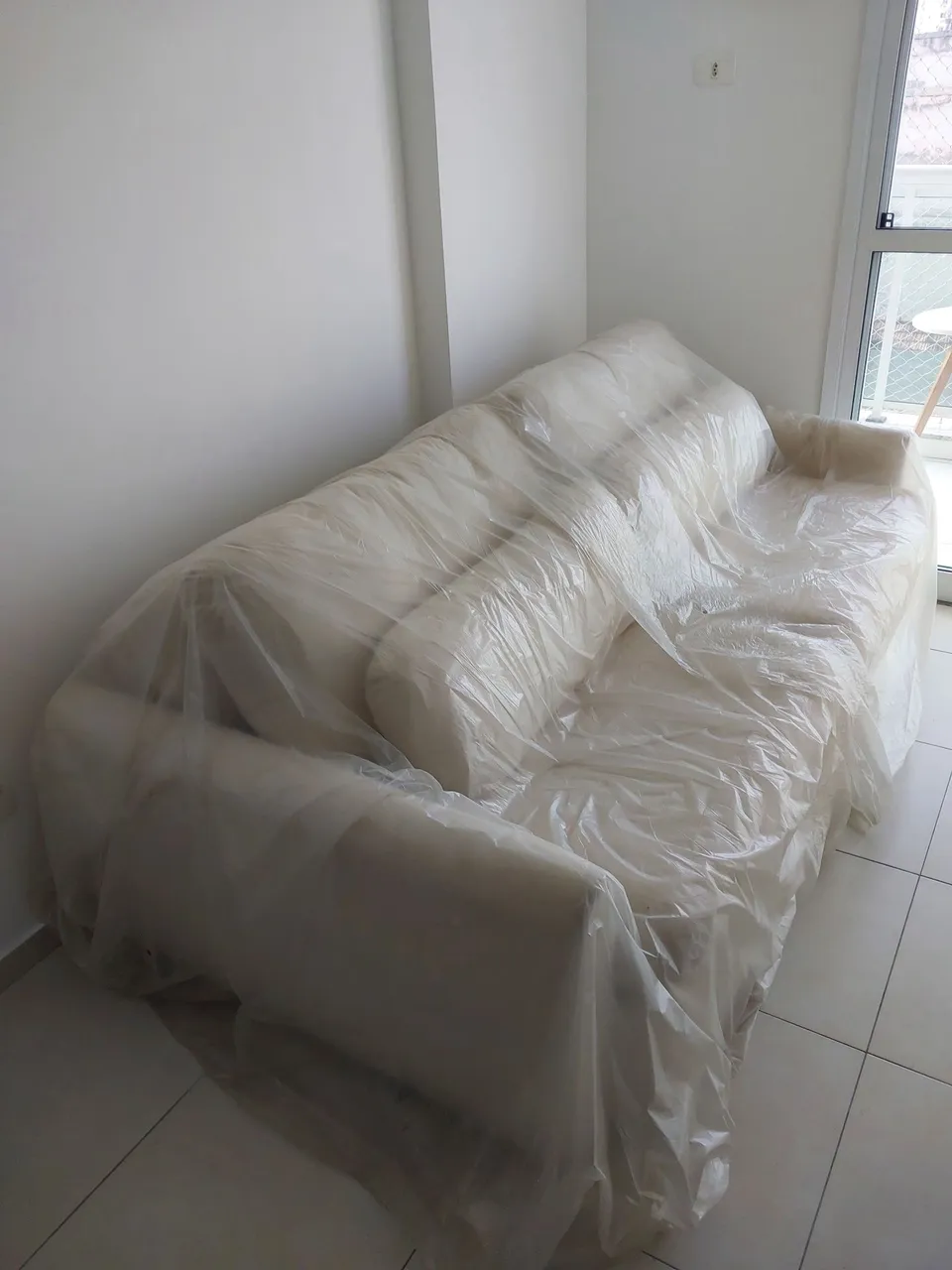 Sofá Novo em Linho