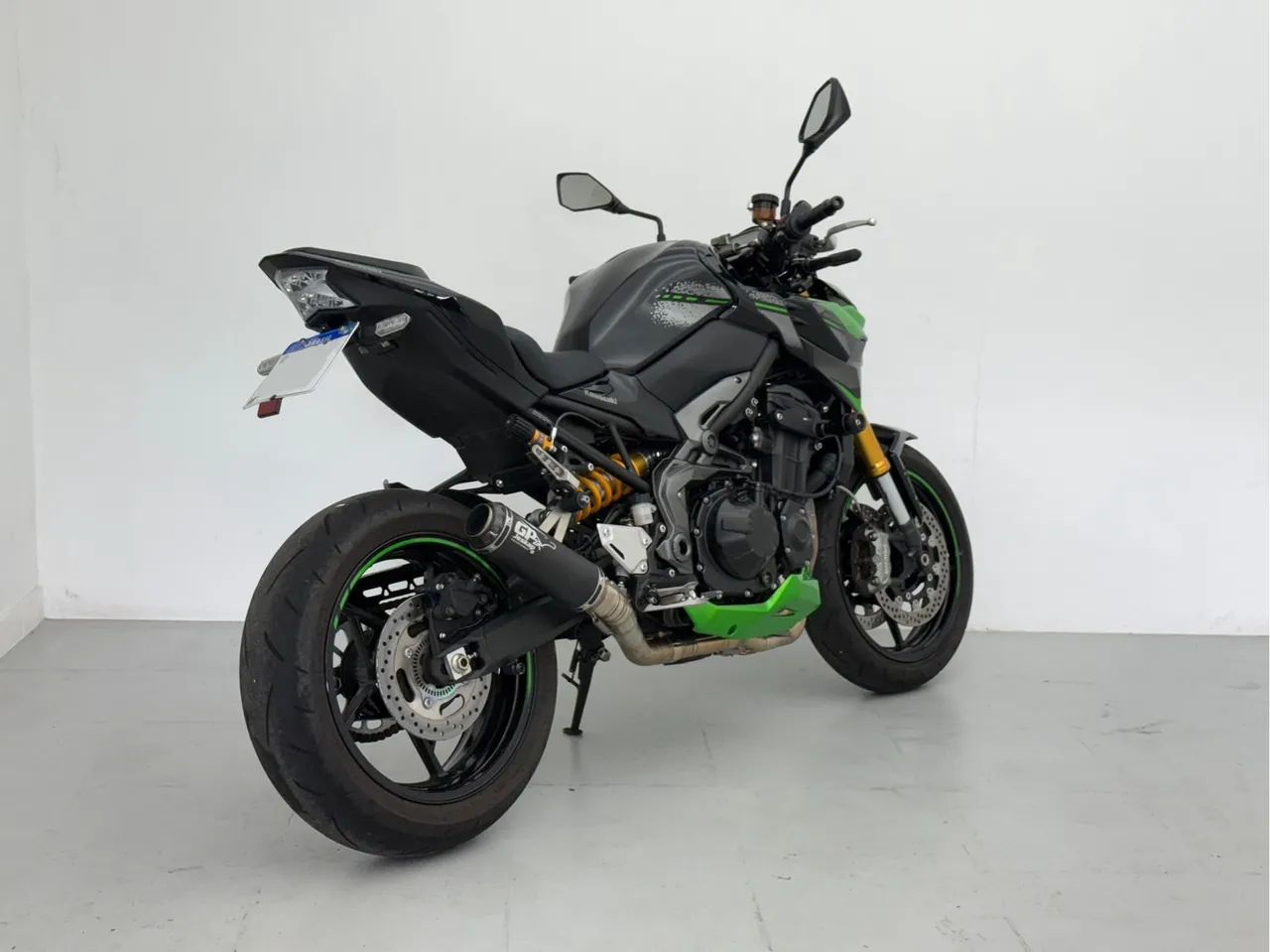 KAWASAKI Z900 R EDITION 2023 - 3.950 KM - ACESSÓRIOS  - Foto 3