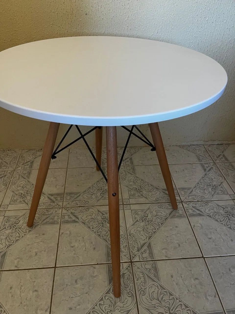 Eames-style pink upholstered 4-piece table and chair set64317344660993121