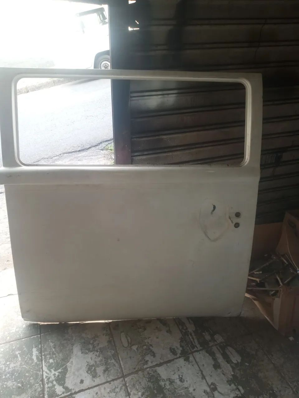 Vendo uma porta de correr de Kombi 1999 a 2014 - Foto 2