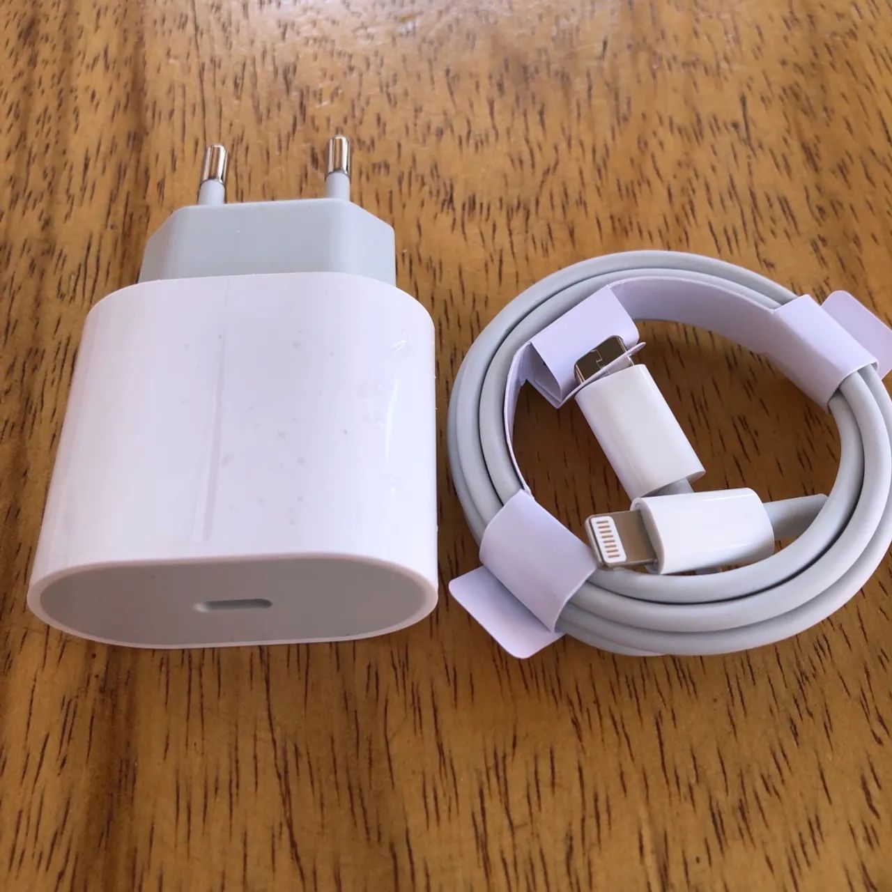 Carregador Apple com Cabo Lightning 