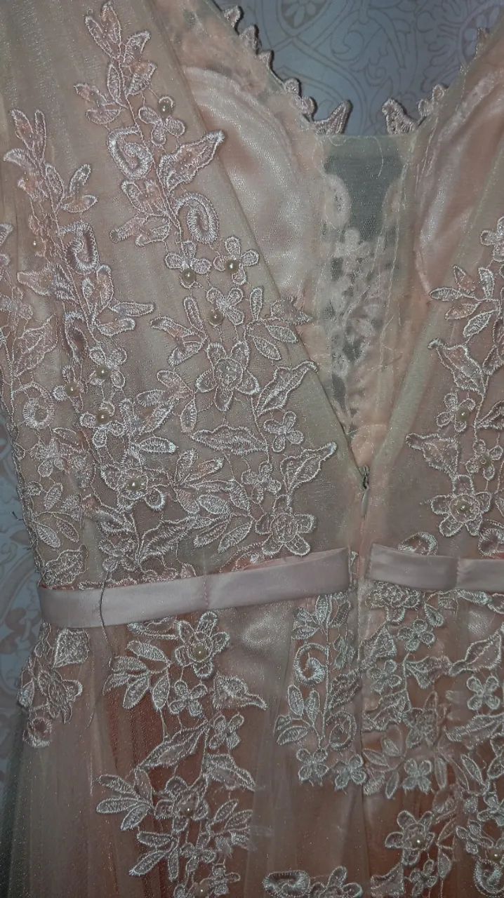 Vestido de festa longo de tule com renda e pérolas - Foto 2