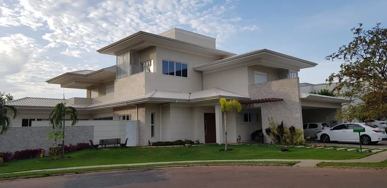 Sobrado para venda com 470m com 3 quartos em Condomínio Belvedere - Cuiabá - MT