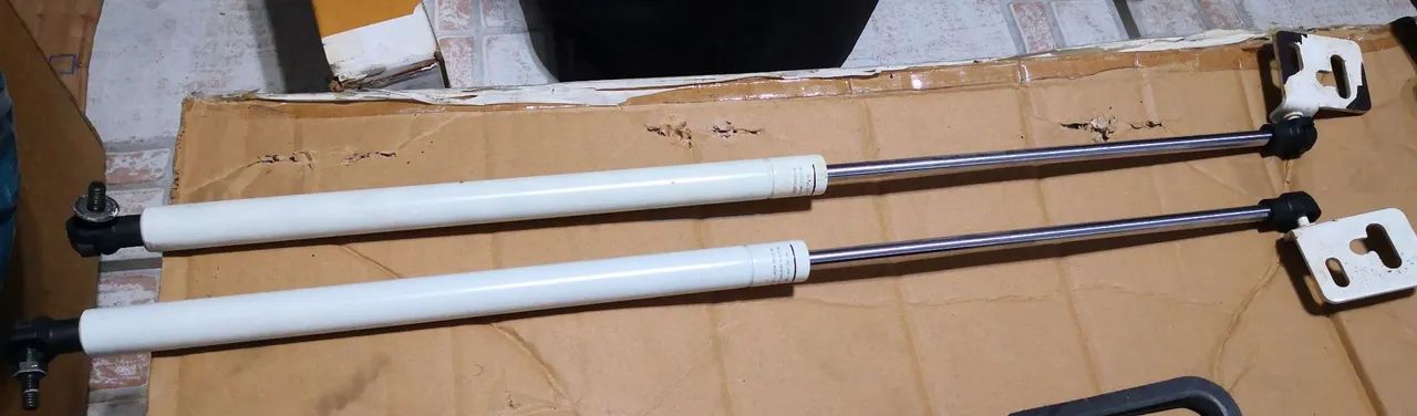 Kit amortecedor de capo Subaru Impreza GC