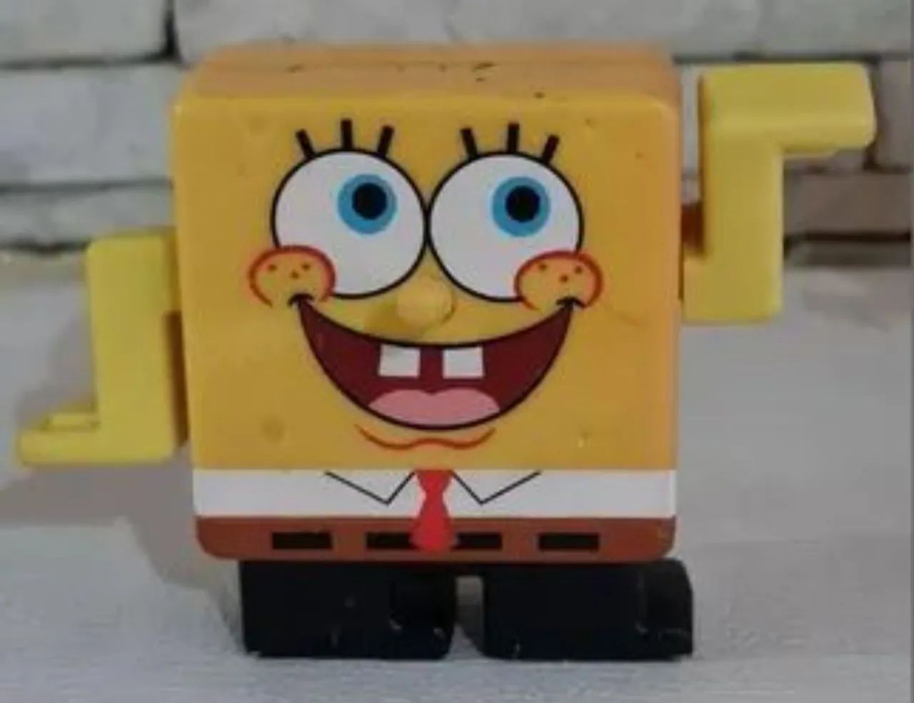 Brinquedos mc donalds bob esponja, pokemon e mais
