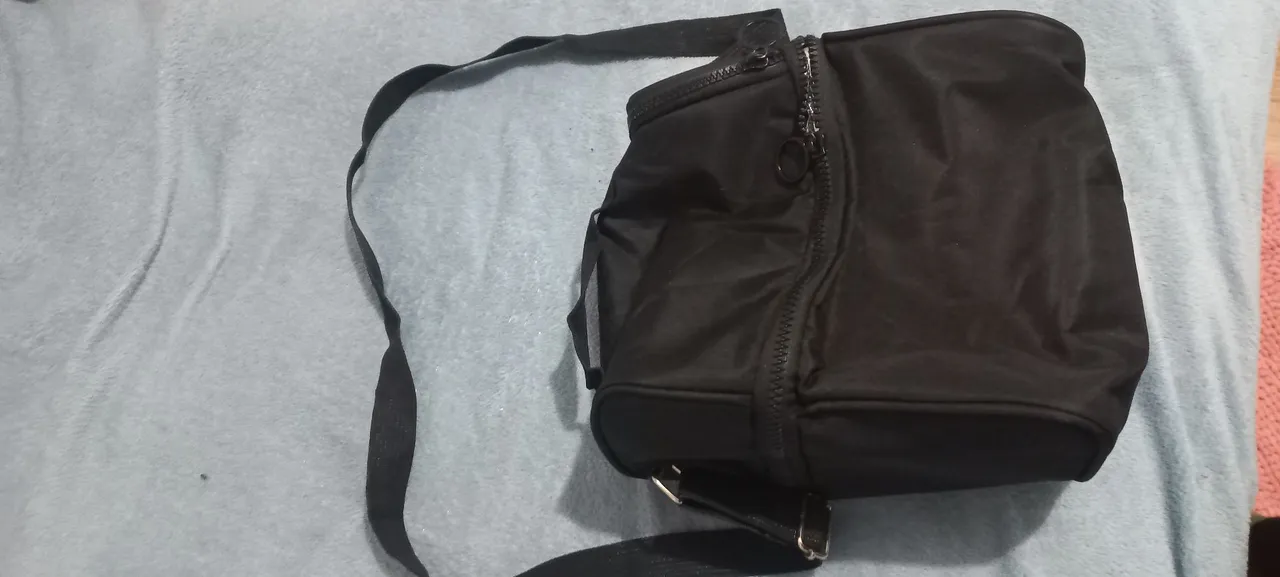 Bolsa transversal preta térmica