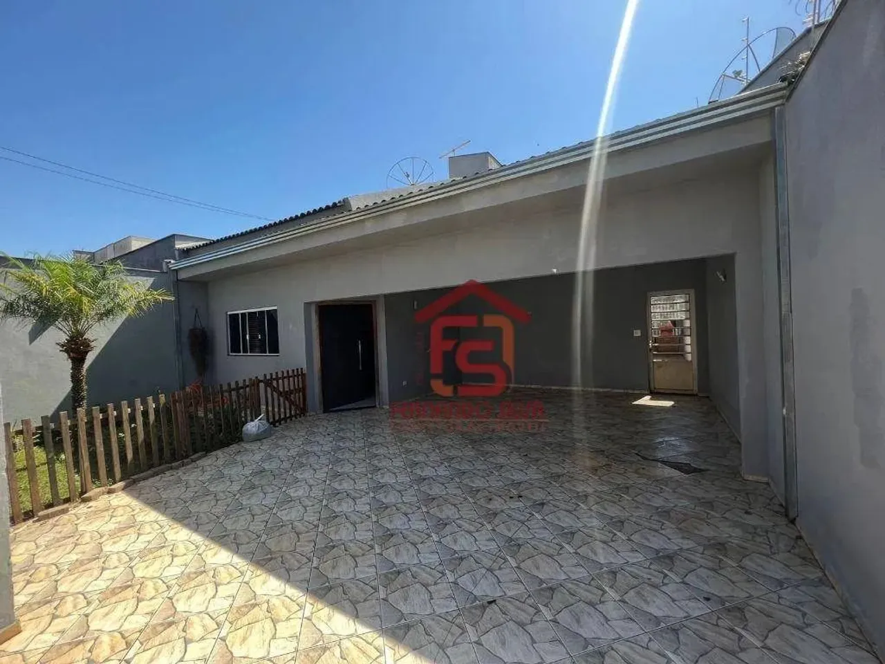 VENDO - Casa com 3 quartos sendo 1 suíte - Jd. Prefeito Milton Menezes