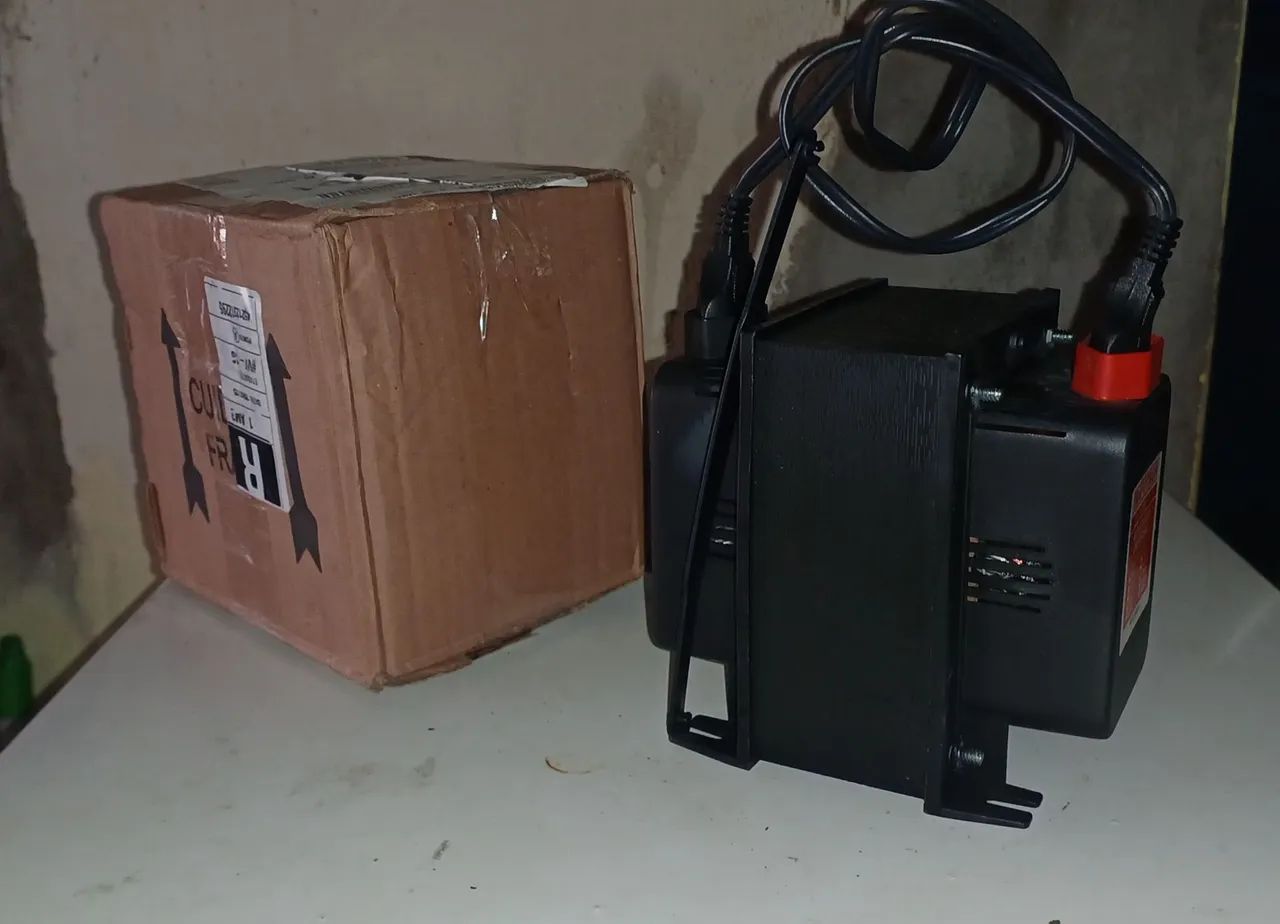 Transformador de tensão 7000va NOVO