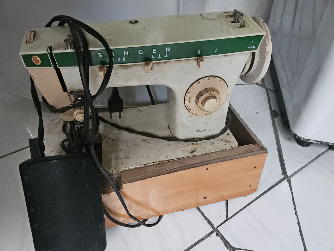 Máquina de Costura Singer Antiga