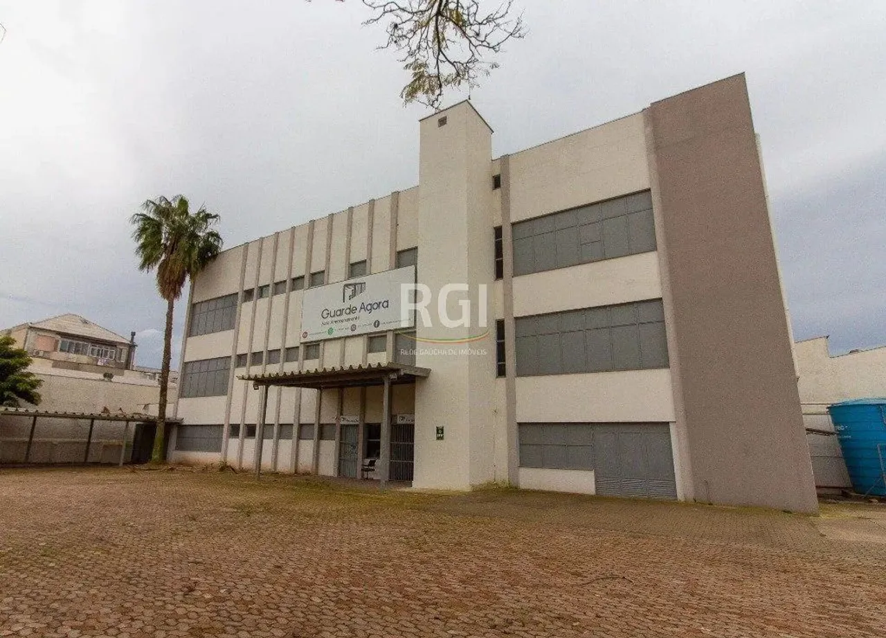 Prédio novo com área construída de 1.433,13m², em terreno de 46,20m por x 54,30m, totaliza