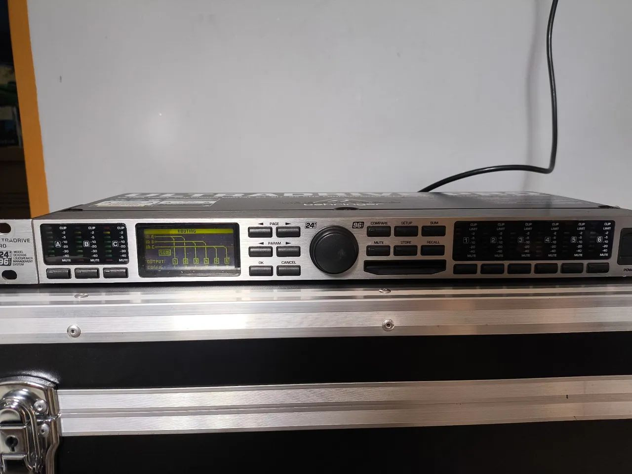 Processador behringer DCX2496 - Foto 2