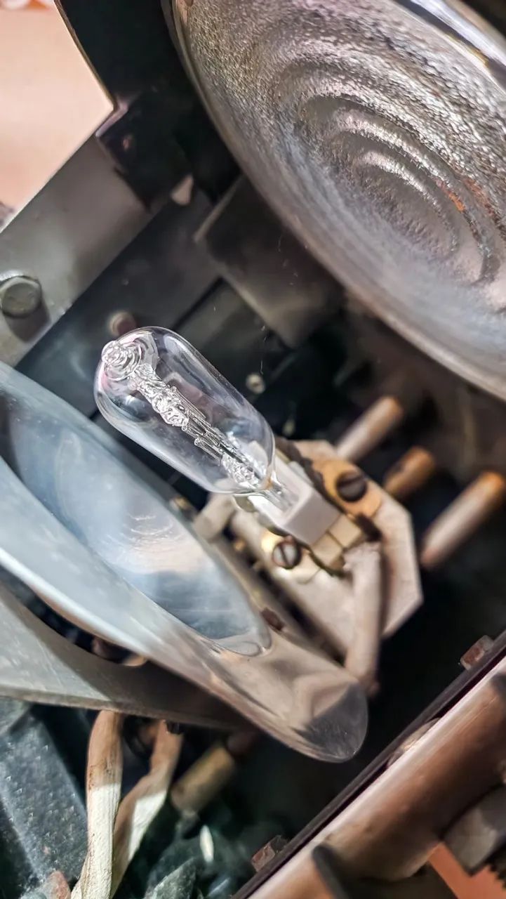 2 Iluminadores fresnel luz halógena Spotlight 600w - Foto 5