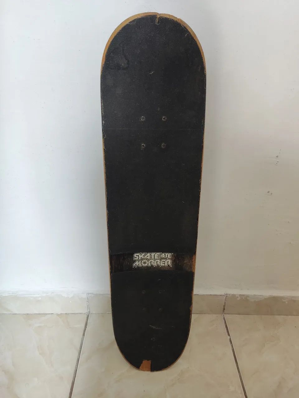 Skate semi novo para iniciantes no esporte