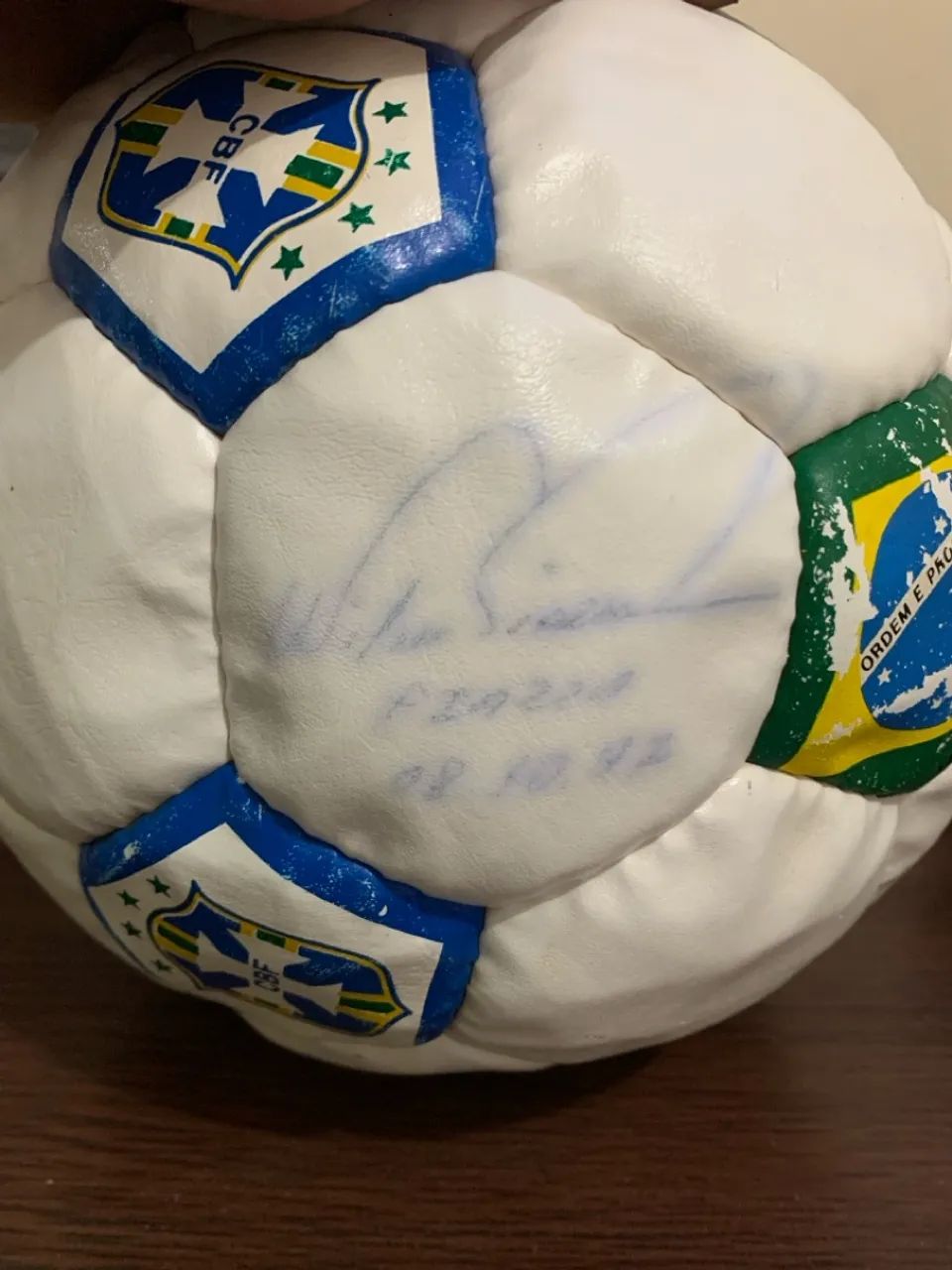 Bola de Futebol autografada pelo PELÉ  - Foto 5