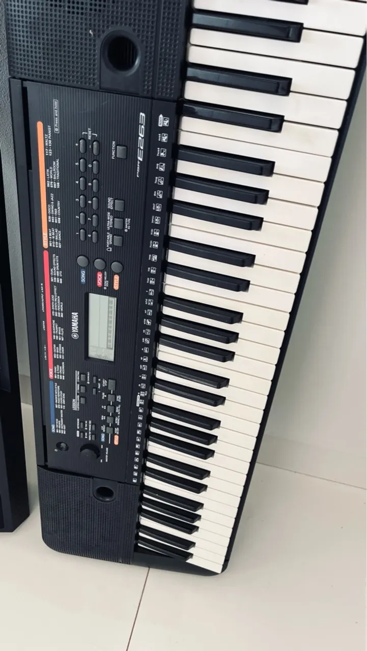 Teclado Yamaha PSR-E263