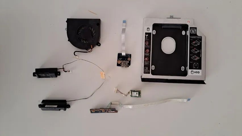 Placa Mãe mais acessórios conforme imagens Lenovo G550 (G550 Série) - Foto 6